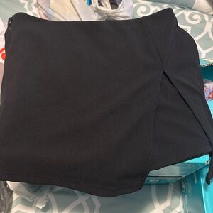 Black skort with slit